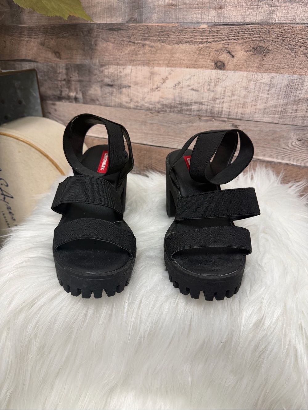 UNIONBAY Black Chunky Platform Heeled Sandals